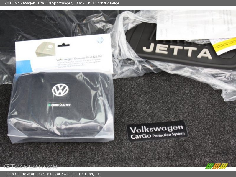 Black Uni / Cornsilk Beige 2013 Volkswagen Jetta TDI SportWagen