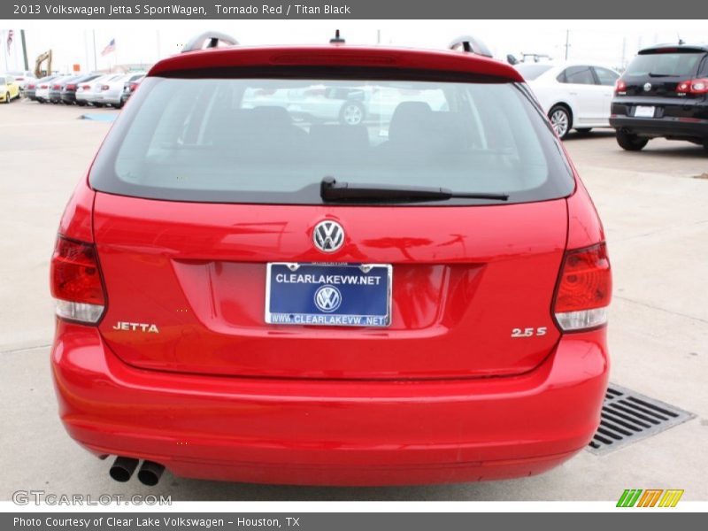 Tornado Red / Titan Black 2013 Volkswagen Jetta S SportWagen