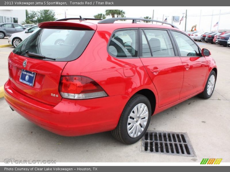 Tornado Red / Titan Black 2013 Volkswagen Jetta S SportWagen