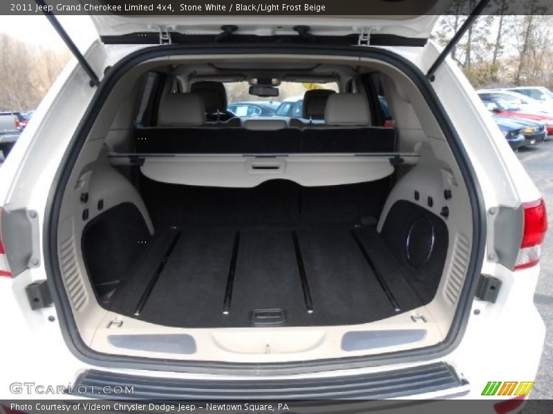 Stone White / Black/Light Frost Beige 2011 Jeep Grand Cherokee Limited 4x4