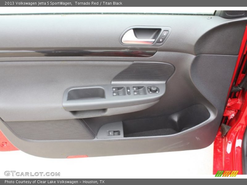 Tornado Red / Titan Black 2013 Volkswagen Jetta S SportWagen
