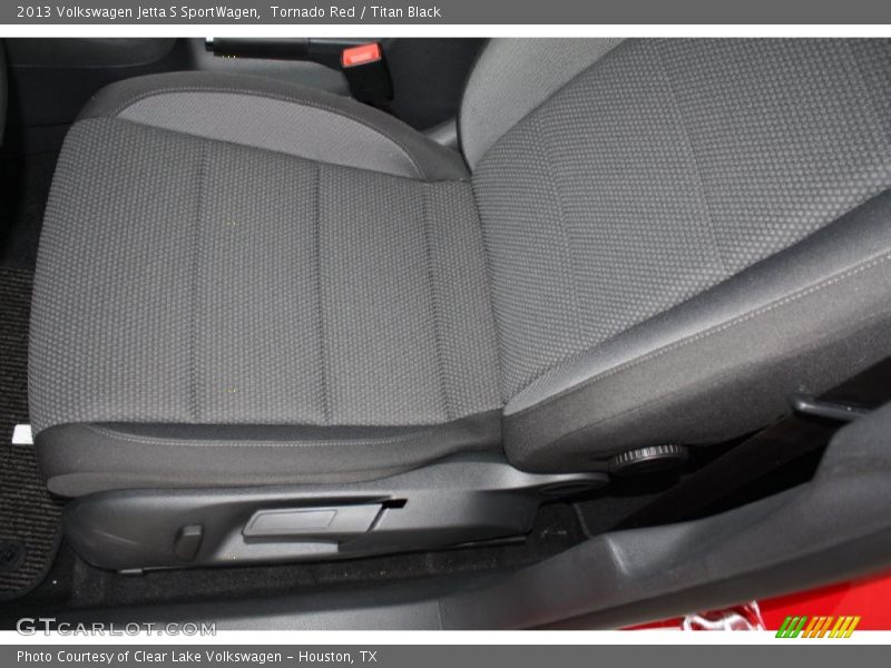Tornado Red / Titan Black 2013 Volkswagen Jetta S SportWagen