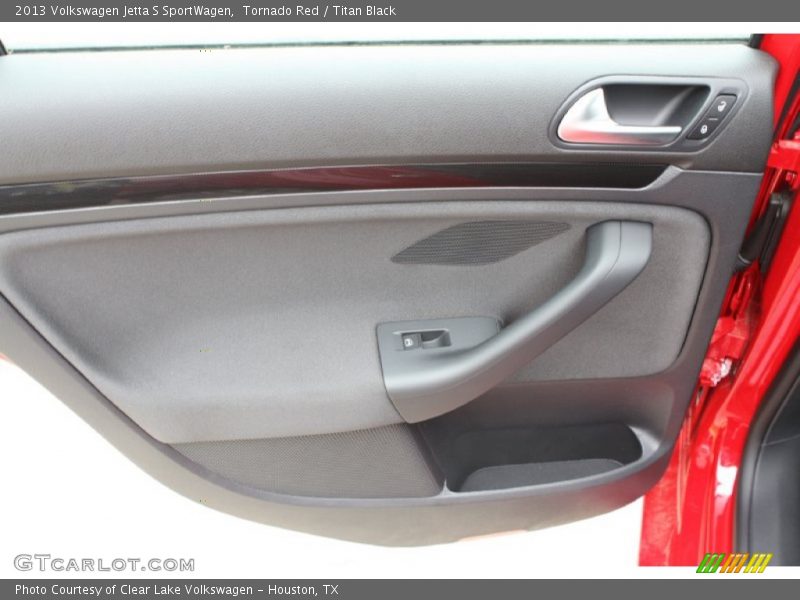 Tornado Red / Titan Black 2013 Volkswagen Jetta S SportWagen