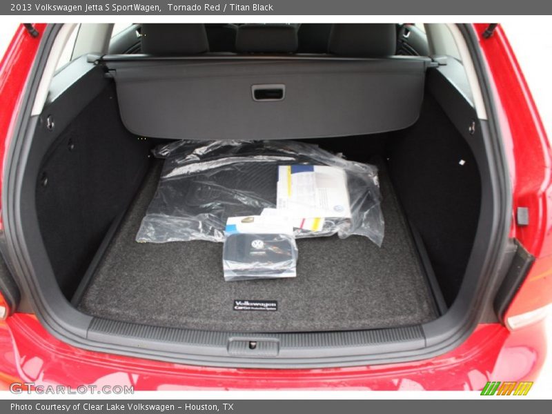 Tornado Red / Titan Black 2013 Volkswagen Jetta S SportWagen