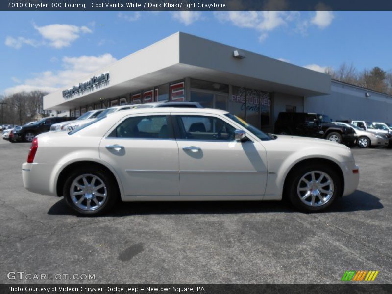 Cool Vanilla White / Dark Khaki/Light Graystone 2010 Chrysler 300 Touring