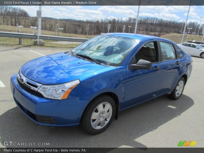 Front 3/4 View of 2010 Focus S Sedan