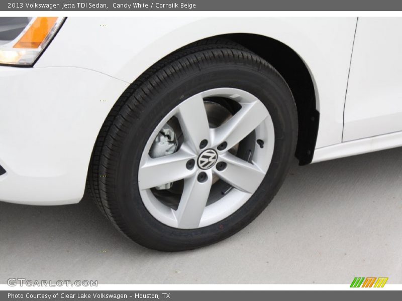 Candy White / Cornsilk Beige 2013 Volkswagen Jetta TDI Sedan