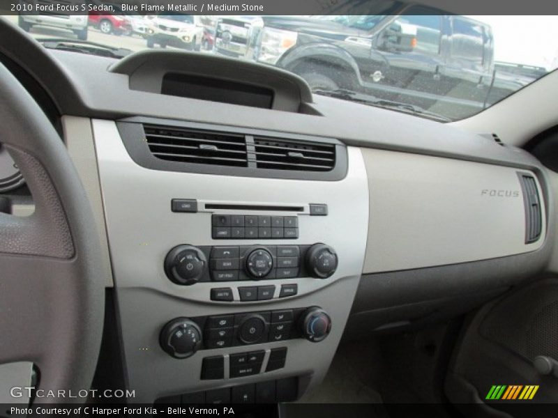 Controls of 2010 Focus S Sedan