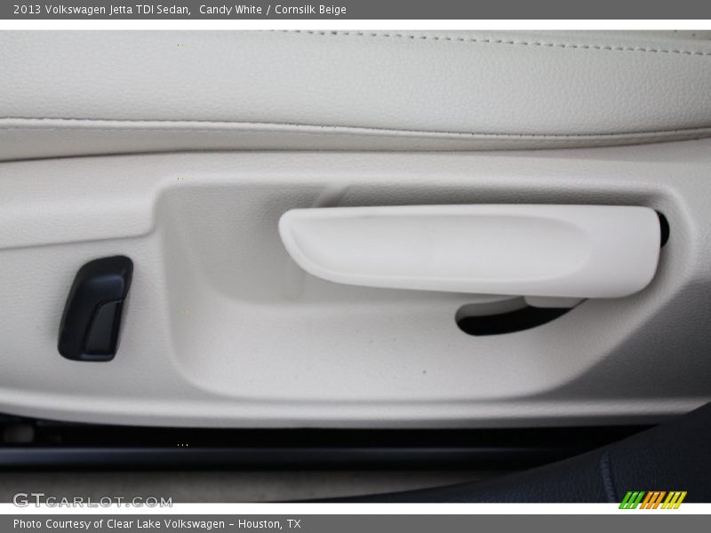 Candy White / Cornsilk Beige 2013 Volkswagen Jetta TDI Sedan