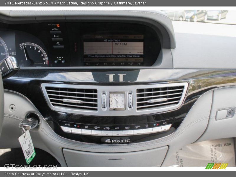 Controls of 2011 S 550 4Matic Sedan
