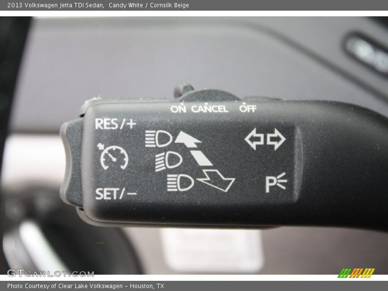 Candy White / Cornsilk Beige 2013 Volkswagen Jetta TDI Sedan