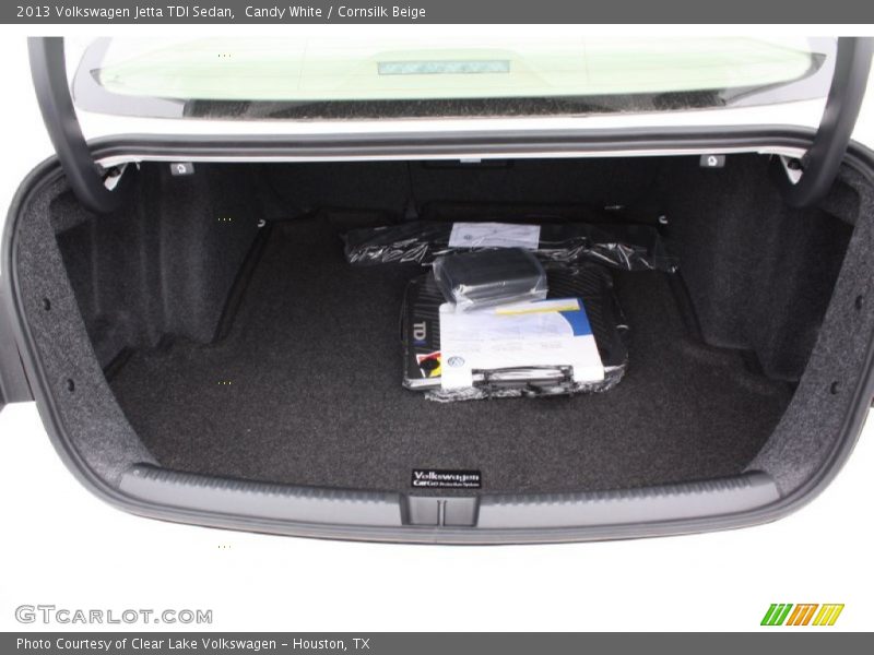 Candy White / Cornsilk Beige 2013 Volkswagen Jetta TDI Sedan