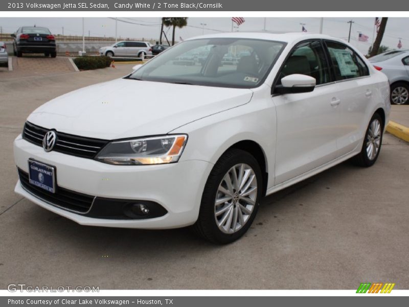 Candy White / 2 Tone Black/Cornsilk 2013 Volkswagen Jetta SEL Sedan