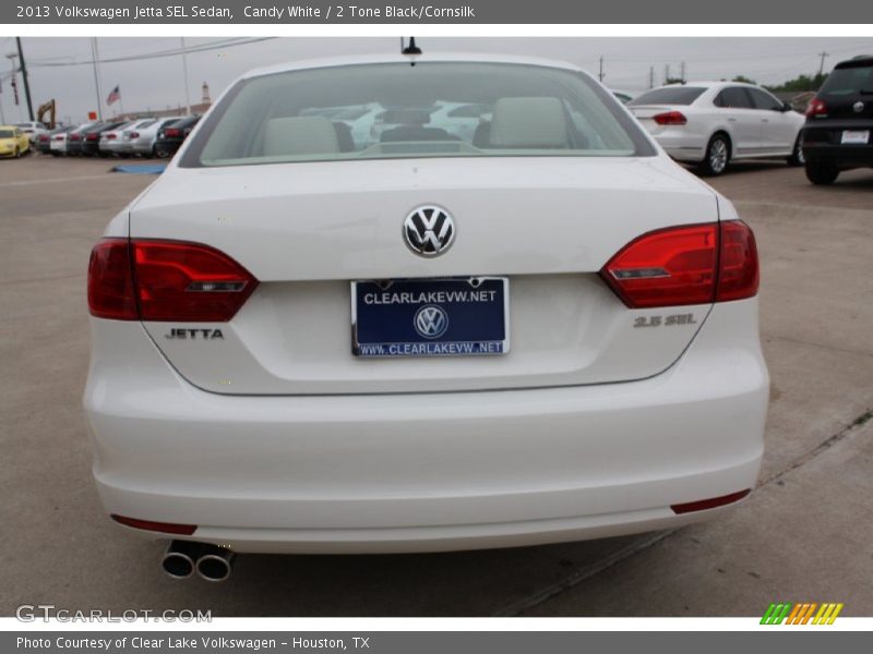 Candy White / 2 Tone Black/Cornsilk 2013 Volkswagen Jetta SEL Sedan