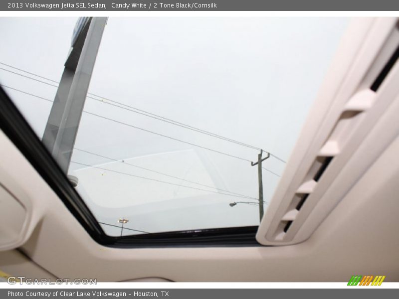 Candy White / 2 Tone Black/Cornsilk 2013 Volkswagen Jetta SEL Sedan