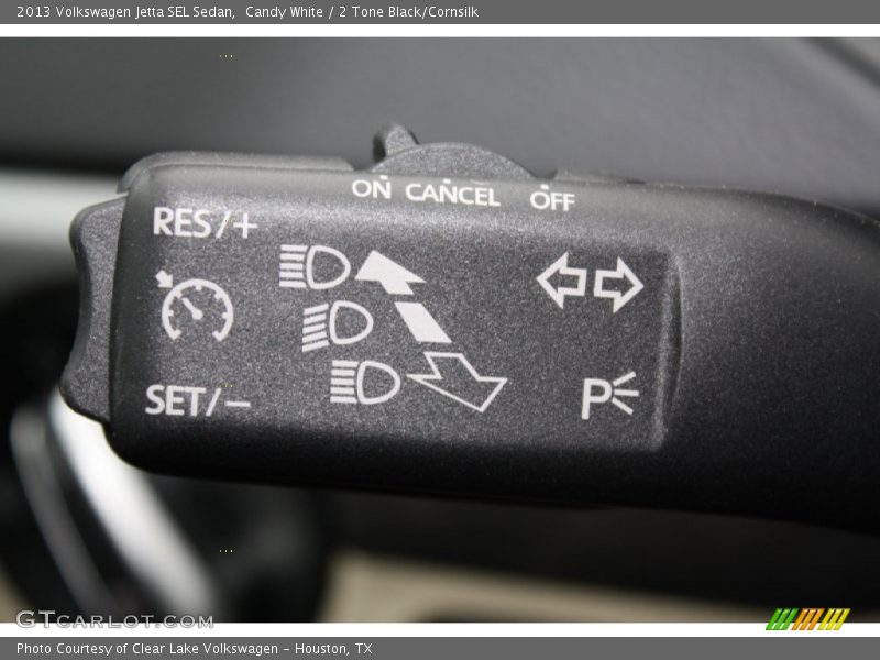 Candy White / 2 Tone Black/Cornsilk 2013 Volkswagen Jetta SEL Sedan