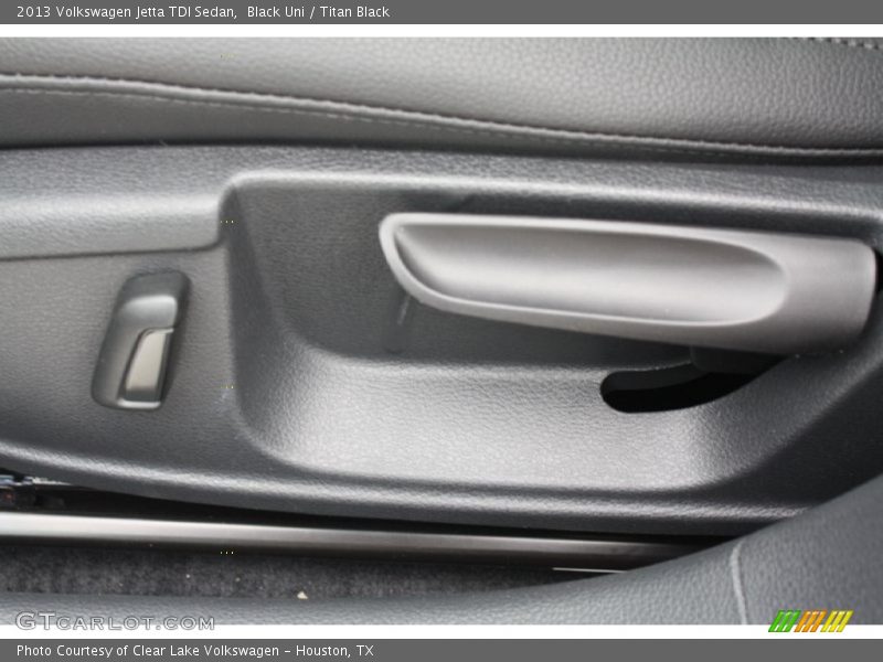 Black Uni / Titan Black 2013 Volkswagen Jetta TDI Sedan