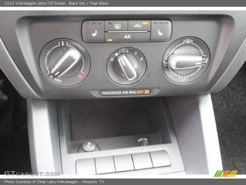 Black Uni / Titan Black 2013 Volkswagen Jetta TDI Sedan