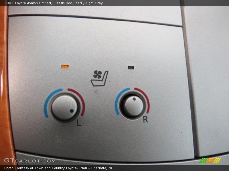 Cassis Red Pearl / Light Gray 2007 Toyota Avalon Limited