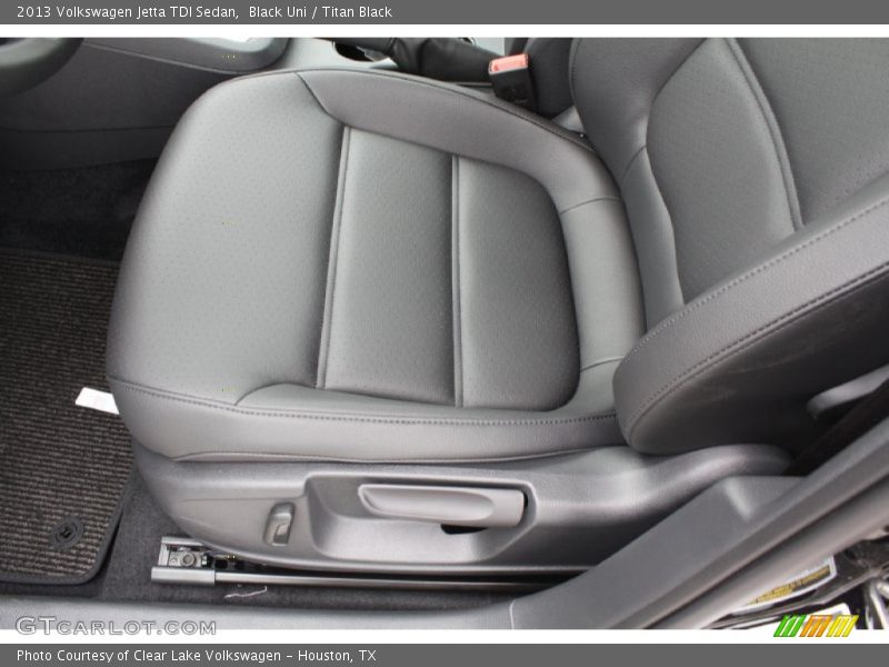 Black Uni / Titan Black 2013 Volkswagen Jetta TDI Sedan
