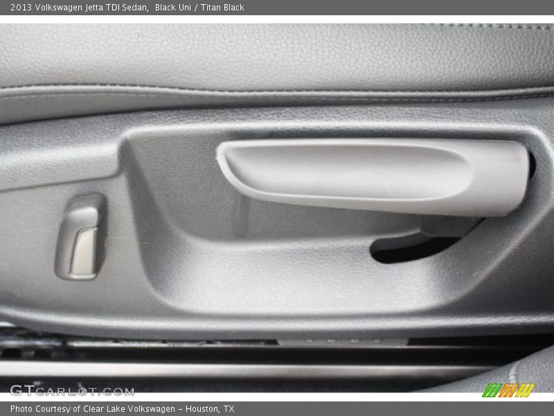 Black Uni / Titan Black 2013 Volkswagen Jetta TDI Sedan
