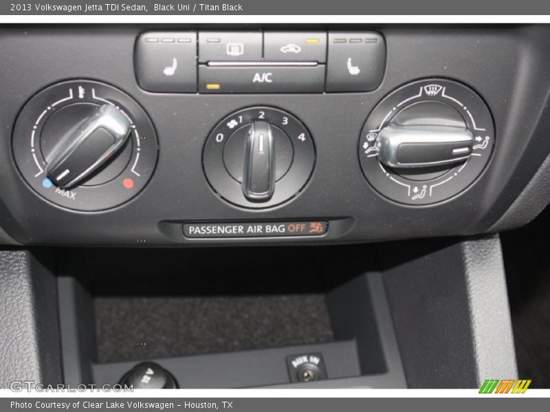 Black Uni / Titan Black 2013 Volkswagen Jetta TDI Sedan