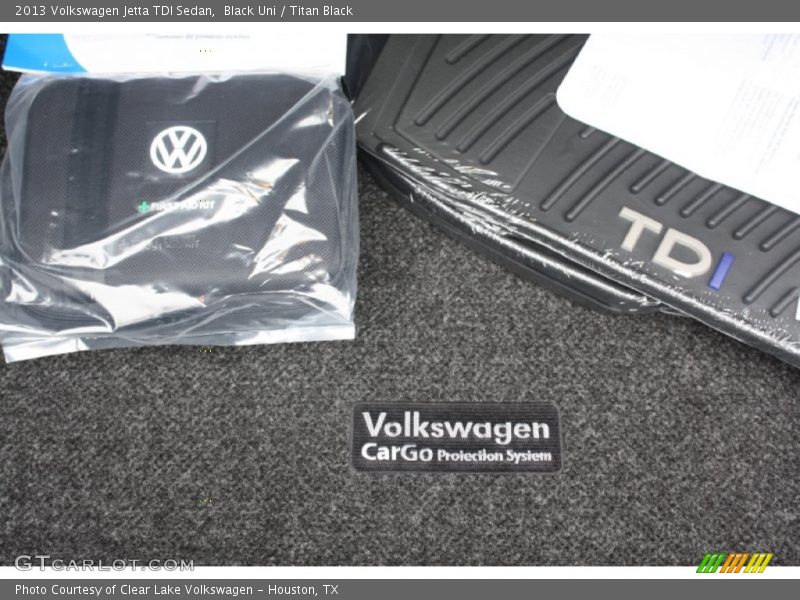 Black Uni / Titan Black 2013 Volkswagen Jetta TDI Sedan