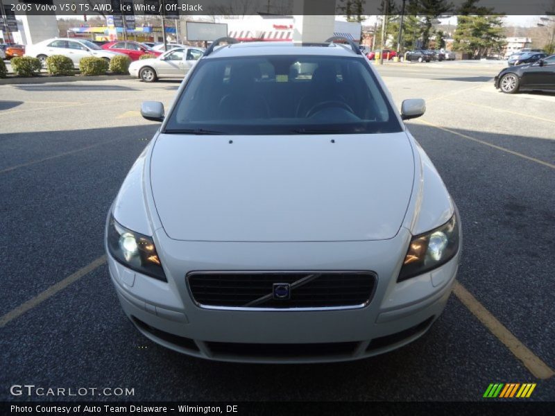Ice White / Off-Black 2005 Volvo V50 T5 AWD