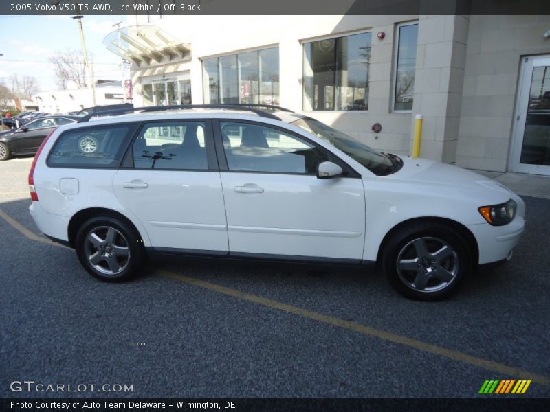 Ice White / Off-Black 2005 Volvo V50 T5 AWD