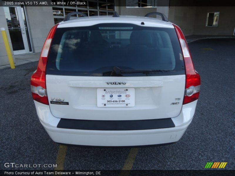 Ice White / Off-Black 2005 Volvo V50 T5 AWD