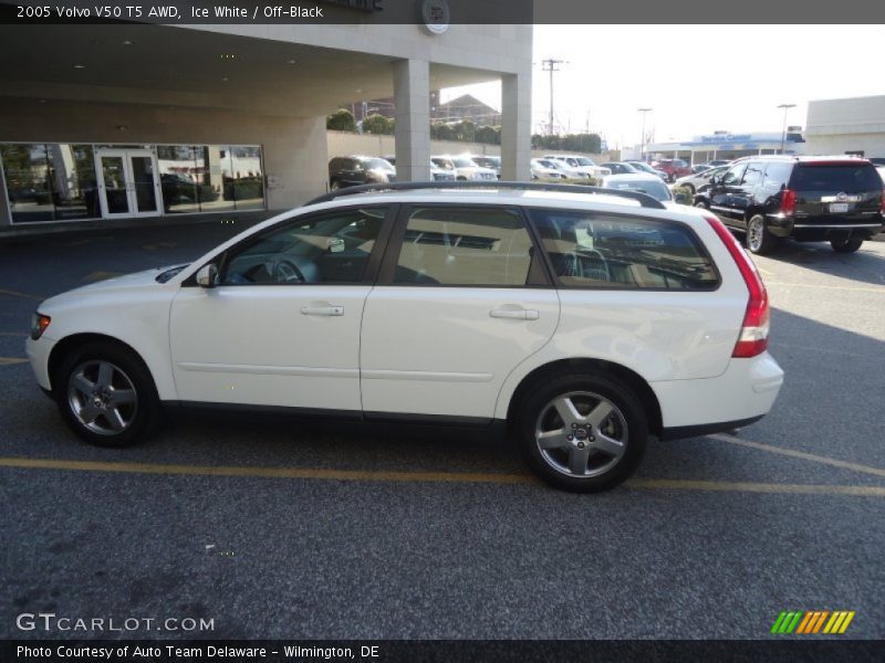 Ice White / Off-Black 2005 Volvo V50 T5 AWD