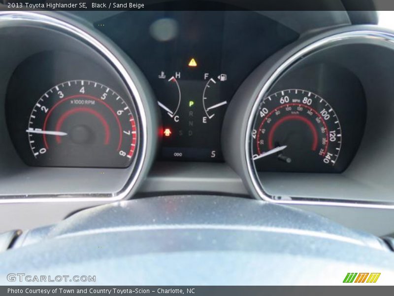 Black / Sand Beige 2013 Toyota Highlander SE