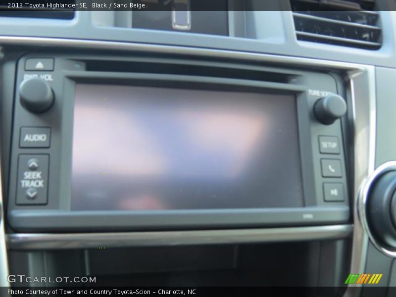 Black / Sand Beige 2013 Toyota Highlander SE
