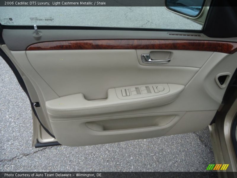 Light Cashmere Metallic / Shale 2006 Cadillac DTS Luxury