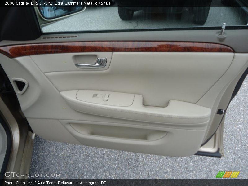 Light Cashmere Metallic / Shale 2006 Cadillac DTS Luxury