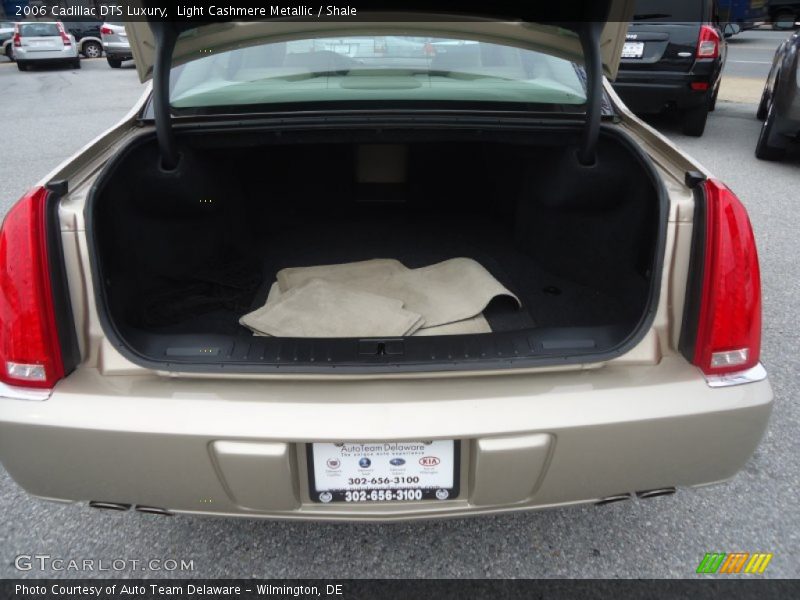 Light Cashmere Metallic / Shale 2006 Cadillac DTS Luxury