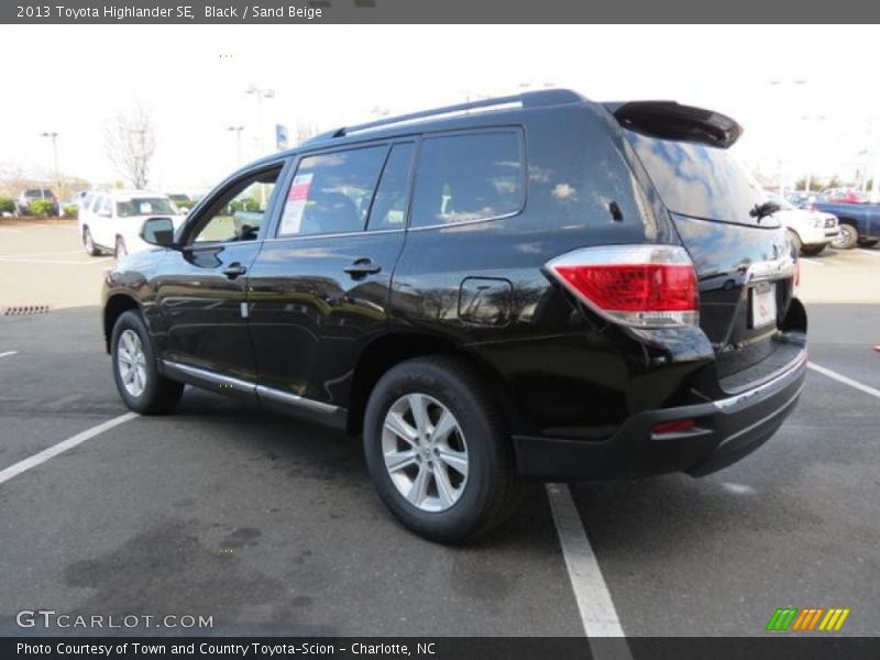 Black / Sand Beige 2013 Toyota Highlander SE