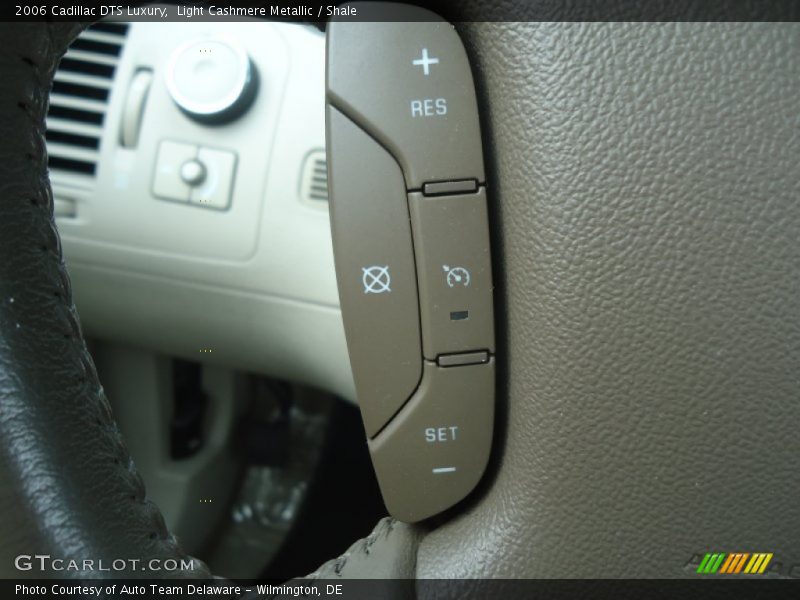 Light Cashmere Metallic / Shale 2006 Cadillac DTS Luxury