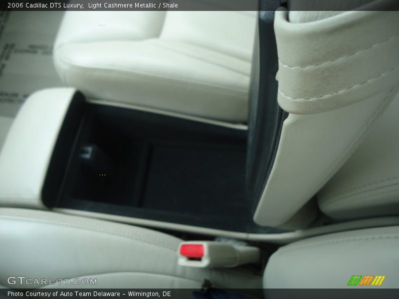 Light Cashmere Metallic / Shale 2006 Cadillac DTS Luxury