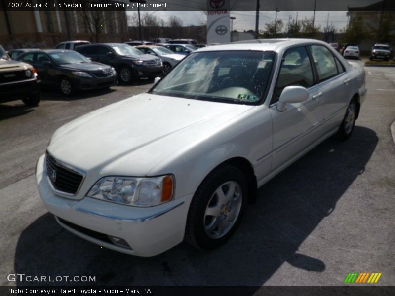 Front 3/4 View of 2002 RL 3.5 Sedan