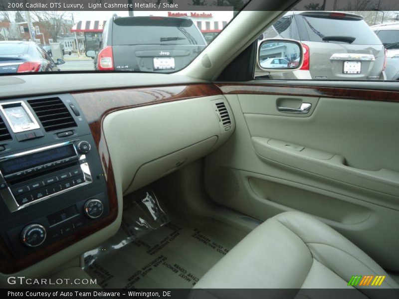 Light Cashmere Metallic / Shale 2006 Cadillac DTS Luxury