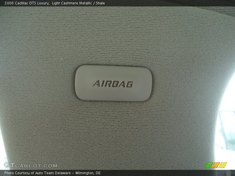 Light Cashmere Metallic / Shale 2006 Cadillac DTS Luxury