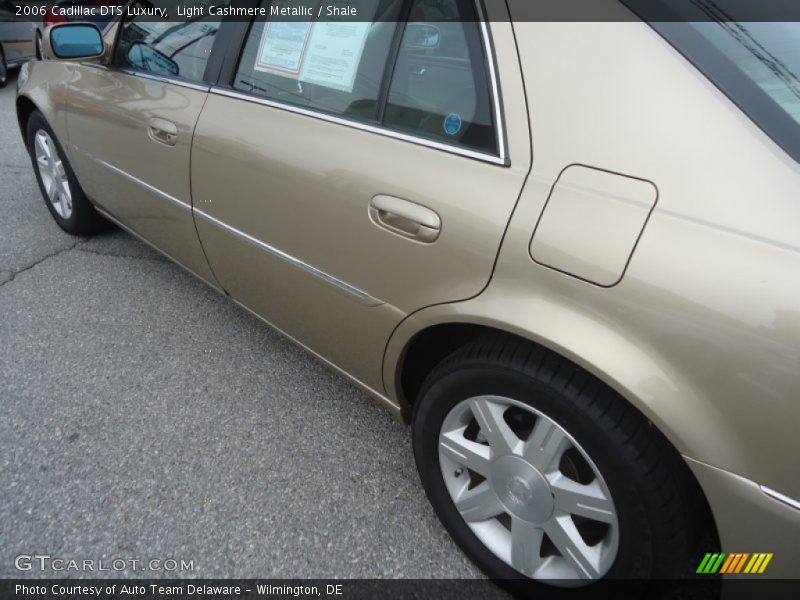 Light Cashmere Metallic / Shale 2006 Cadillac DTS Luxury