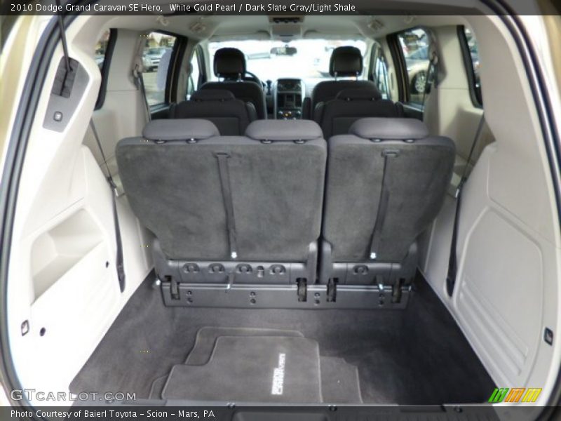 White Gold Pearl / Dark Slate Gray/Light Shale 2010 Dodge Grand Caravan SE Hero