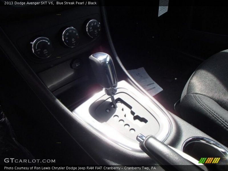 Blue Streak Pearl / Black 2013 Dodge Avenger SXT V6