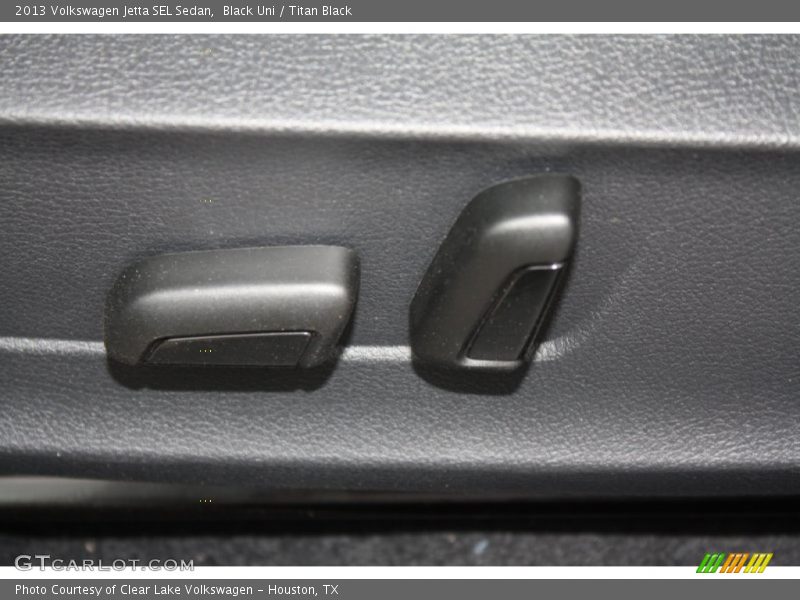Black Uni / Titan Black 2013 Volkswagen Jetta SEL Sedan