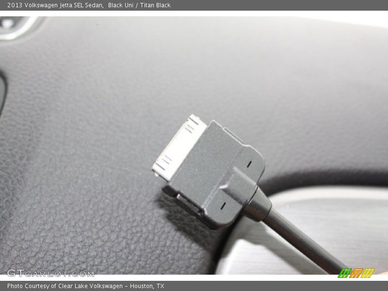 Black Uni / Titan Black 2013 Volkswagen Jetta SEL Sedan