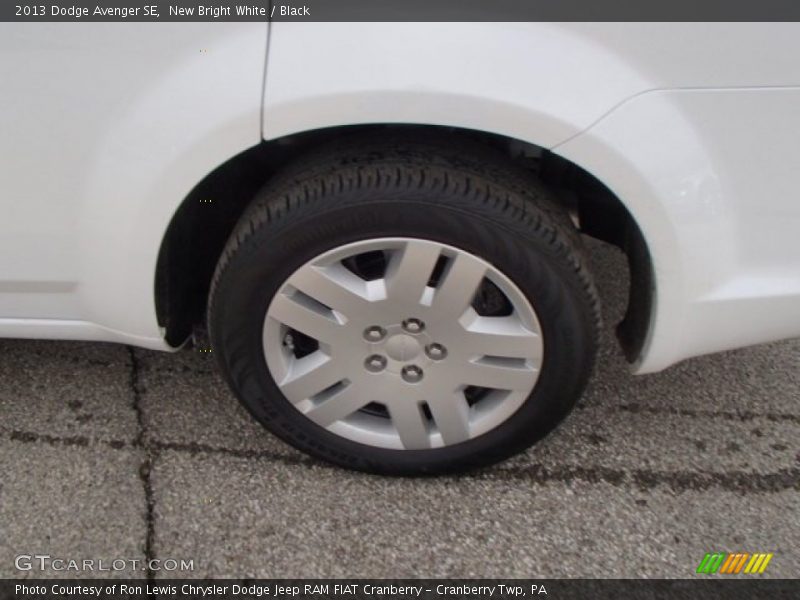 New Bright White / Black 2013 Dodge Avenger SE