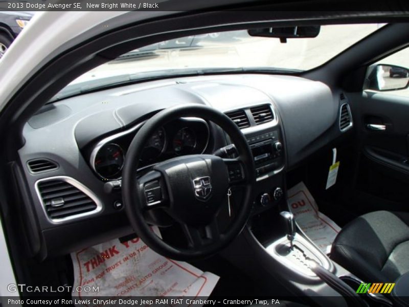 New Bright White / Black 2013 Dodge Avenger SE