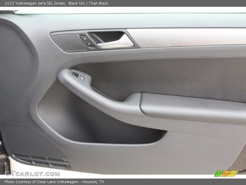 Black Uni / Titan Black 2013 Volkswagen Jetta SEL Sedan